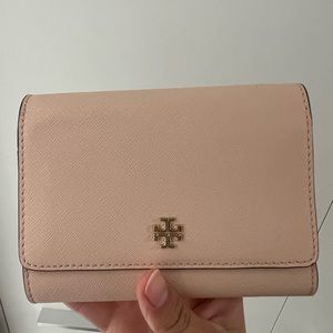 Tory burch wallet, mint condition. Never been used.